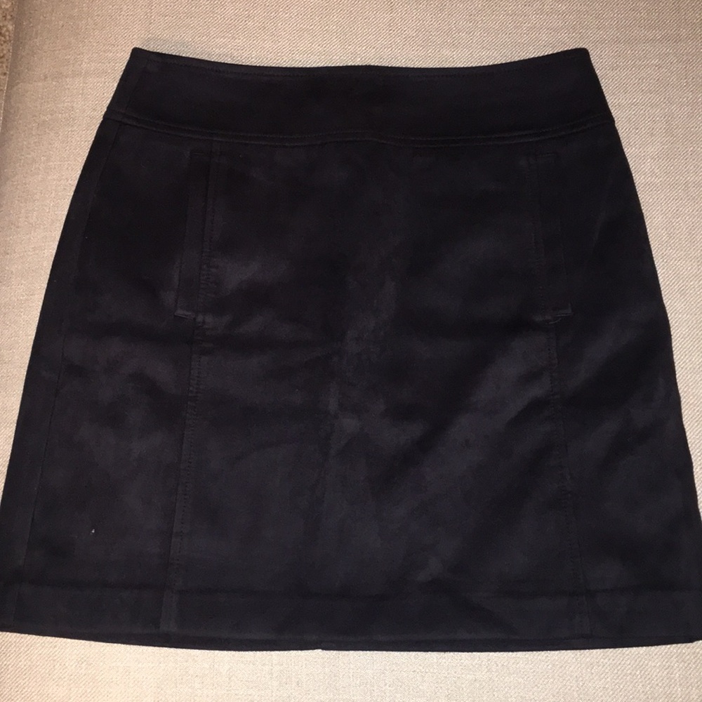 Blue Faux suade mini skirt w/ pockets.